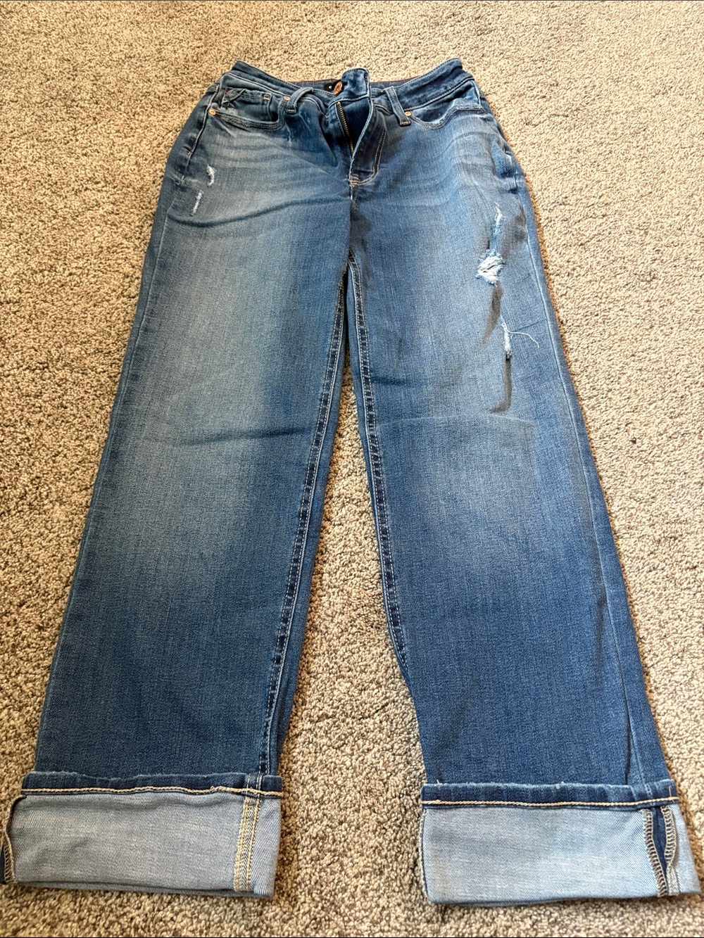 Relaxed-Cut Boyfriend Jeans in Medium Blue with Cuffs